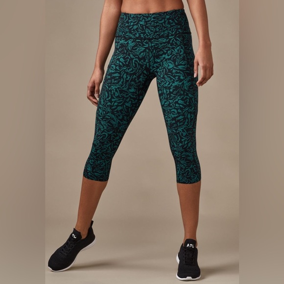 lululemon athletica Pants - EUC lululemon Fast & Free Crop 19” sz 10